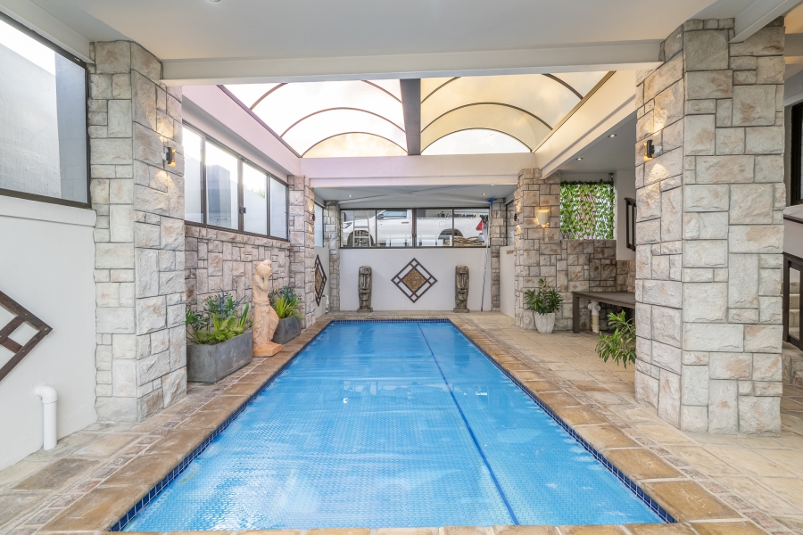 4 Bedroom Property for Sale in Van Riebeeckshof Western Cape